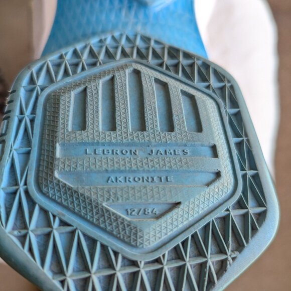 LeBron 13 'Hologram' Nike Shoes - Picture 6 of 8